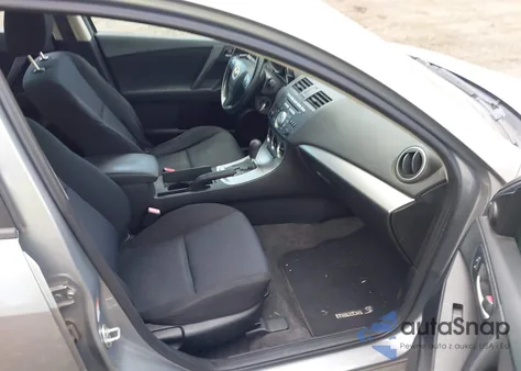 2011 Mazda Mazda3 I Touring z USA, uszkodzony, nr VIN JM1BL1VG8B1407699